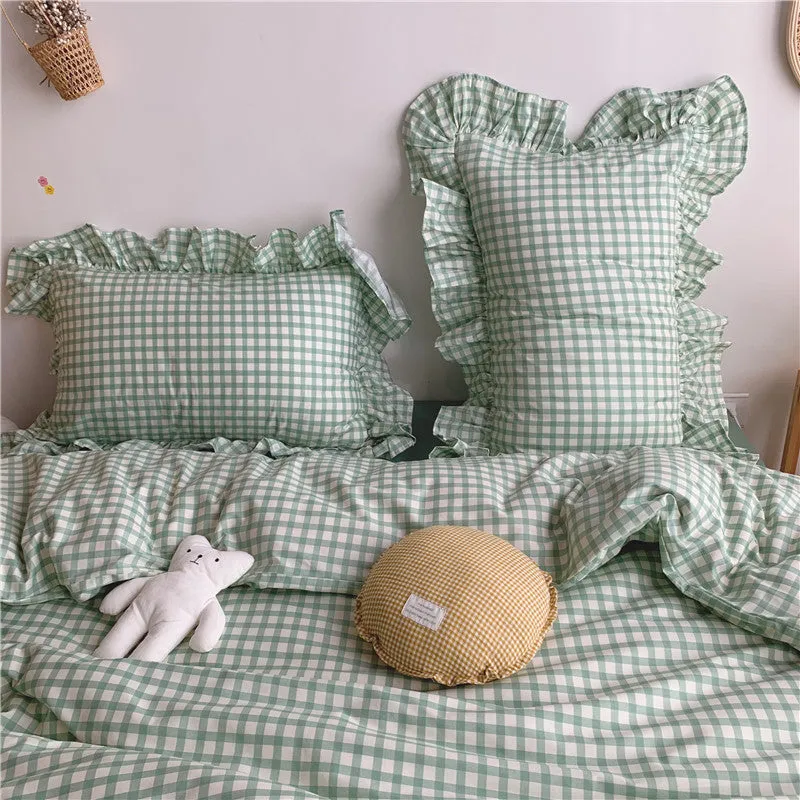 Plaid Ruffle Bedding Set