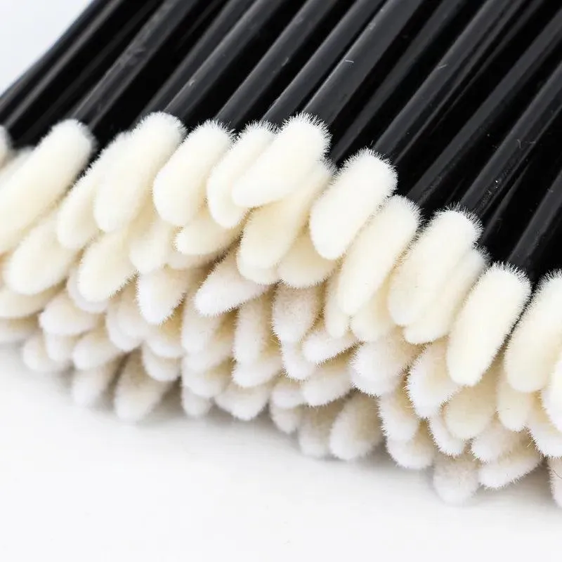 Precise Lip Brush Set: Disposable Brushes for Makeup Artists & Enthusiasts