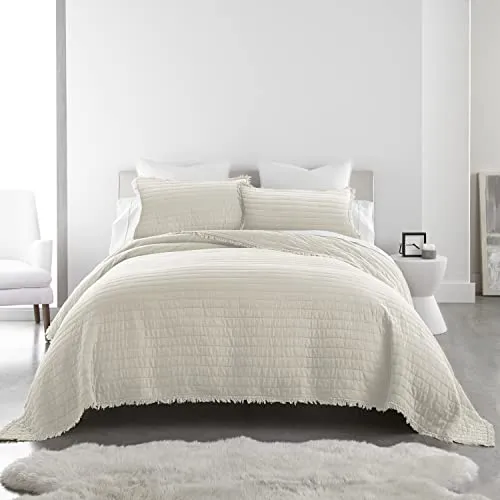 Queen Bedding Set - 3 Piece - Delano Ivory by Donna Sharp- Contemporary Quilt Set with Queen Quilt and Two Standard Pillow Shams - Machine Washable