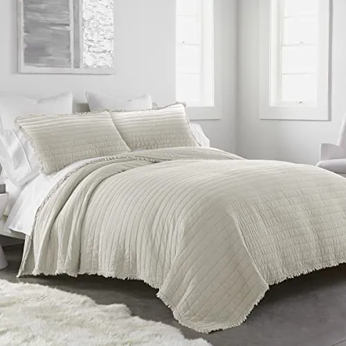 Queen Bedding Set - 3 Piece - Delano Ivory by Donna Sharp- Contemporary Quilt Set with Queen Quilt and Two Standard Pillow Shams - Machine Washable